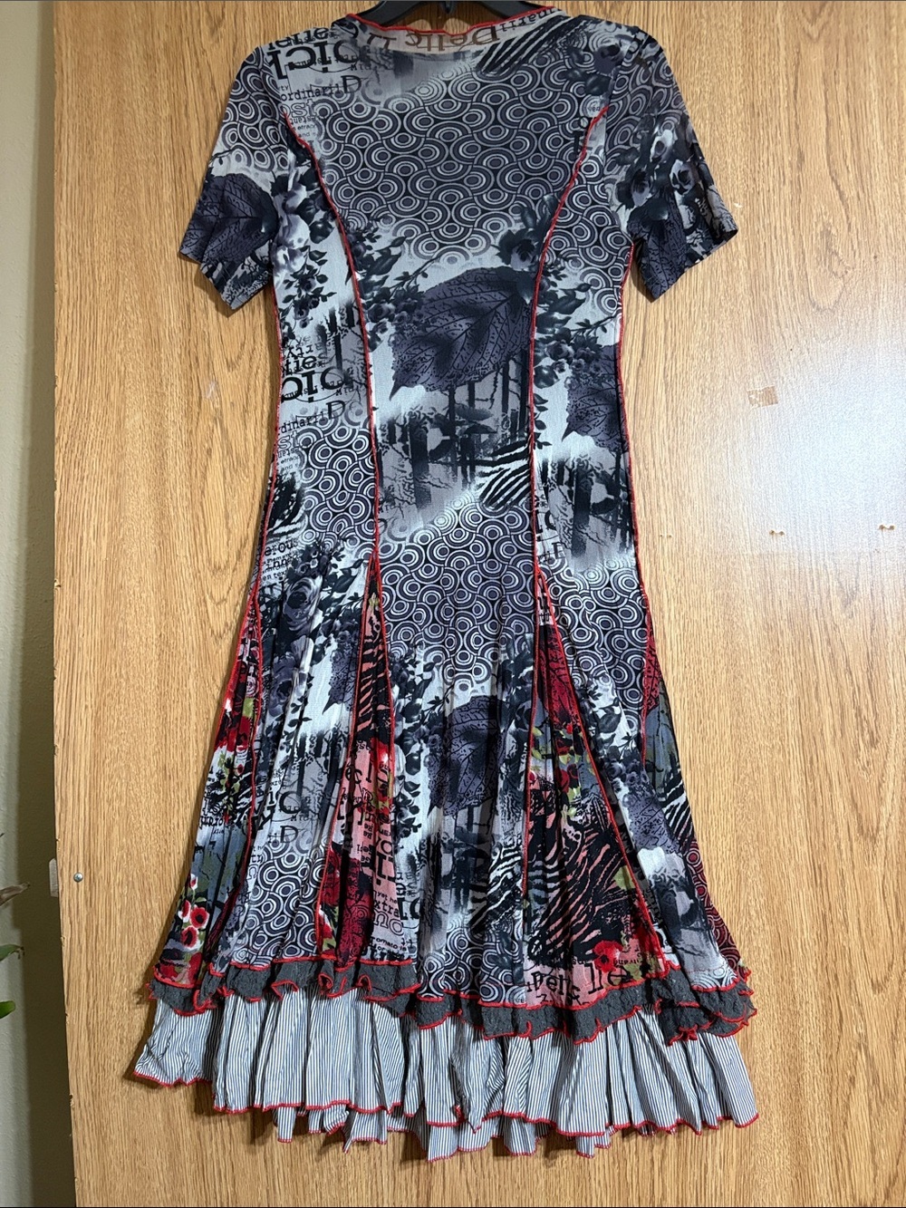 Miss Nikky Short-Sleeve Floral & Print Panel Dress in Gray with Red Trim - Picture 6 of 8